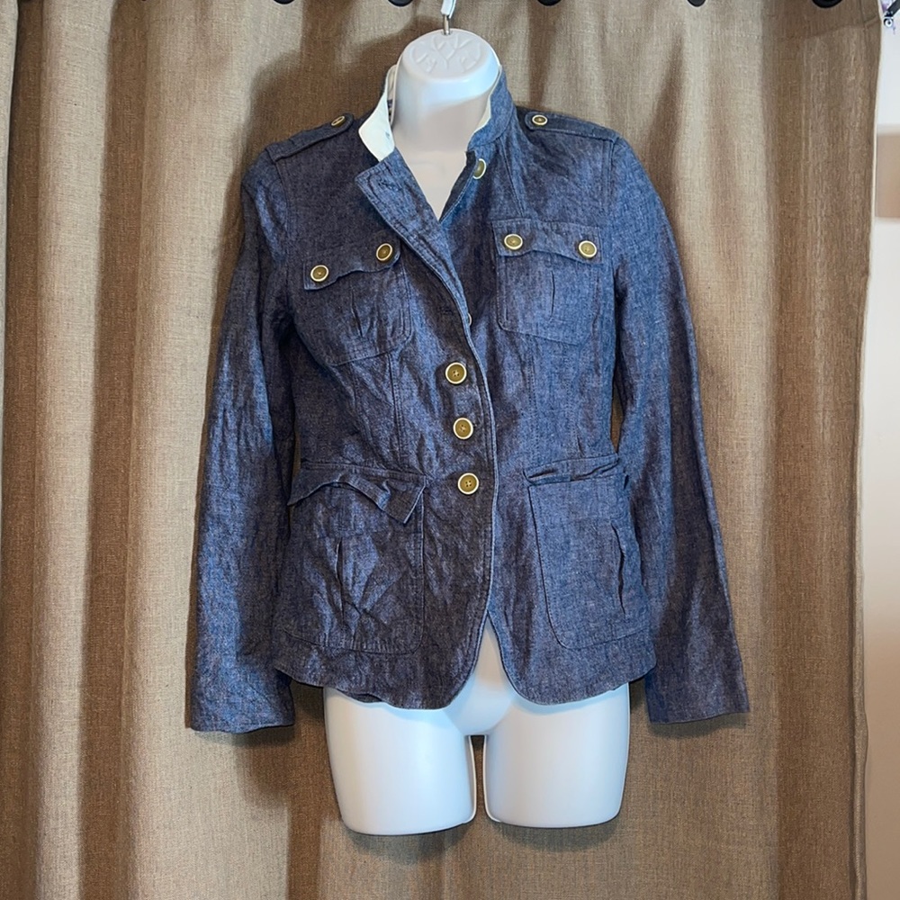 Banana Republic. Women’s blue blazer with khaki buttons and pockets. MEDIUM.